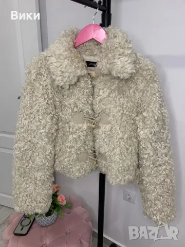 Пухено палто на Zara размер XS-S, снимка 3 - Палта, манта - 48989926