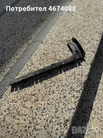 Заден ляв водач или държач на задна броня на Ауди Audi A8 D4 H4 само за 30лв. 408030685 4h0807453