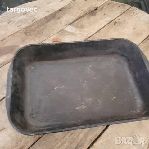 чугунена тава