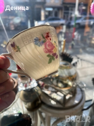 Hutschenreuther Dresden.  Всяка чаша е бижу⚜️ Нежна, прозирна, букети цъфтят върху бял порцелан. , снимка 10 - Чаши - 52952268