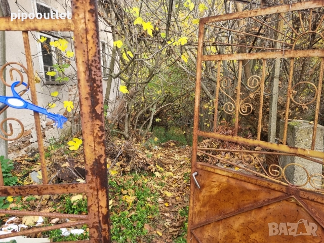 Продава се стара къща с голям двор в село Горна Брезница община Кресна , снимка 2 - Къщи - 52411372