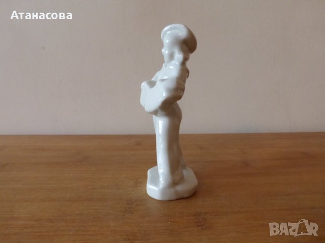 Руска порцеланова фигура "Момче с хармоника" 1970 г статуетка, снимка 2 - Статуетки - 43781471