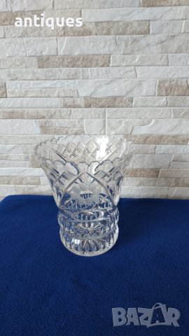 Голяма немска кристална ваза с орнаменти - 18см, снимка 1 - Антикварни и старинни предмети - 37441067