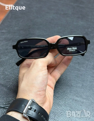 висококачествени очила с черен обикновен калъф и ув защита miu miu 