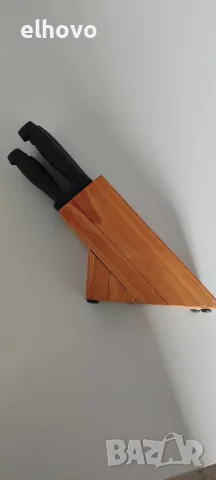 Комплект ножове с дървена стойка