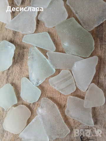 Бяло и светъл аквамарин морско стъкло – 100 г | Доставка EU 🌊
White & Light Aquamarine Sea Glass –, снимка 3 - Пана - 53581181