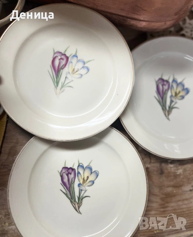 Усмихващи минзухарчета💜 Слонова кост, ръчно рисувани минзухари, златен кант ⚜️ КPM u втора маркиров, снимка 7 - Сервизи - 53408874