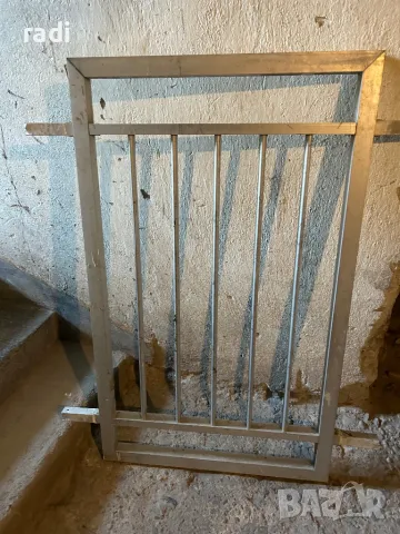 Метална решетка за прозорец