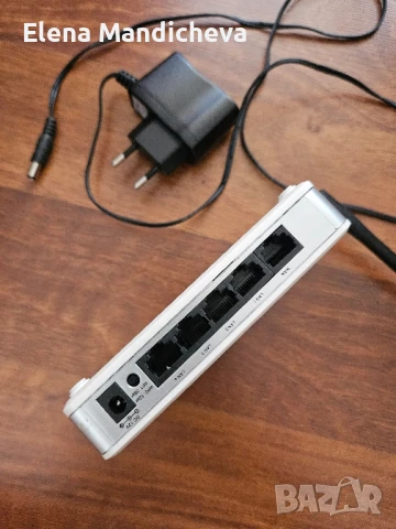 Безжичен рутер мрежово устройство , снимка 2 - Рутери - 50768886