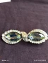 Ретро брошка тип папионка с сребристи кристали и зелени полу скъпоценни камъни 38846, снимка 1