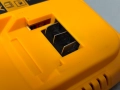 Зарядно устройство DeWALT за акумулаторни Li-Ion батерии 10.8-18 V, 230 V, DCB107, снимка 8