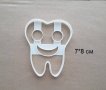 Зъб Зъбче с усмивка пластмасов резец форма фондан тесто бисквитки, снимка 1 - Форми - 27264188
