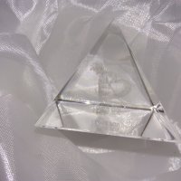 Кристална пирамида "I love you", снимка 9 - Статуетки - 32398130