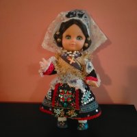 Колекционерска кукла в народни дрехи Folk Artesania Испания Марка 25 см, снимка 17 - Колекции - 43317965