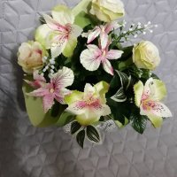    Аранжировки с изкуствени цветя и булченски букети, снимка 6 - Изкуствени цветя - 32773287