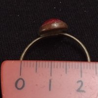 Стар дамски бронзов пръстен с полу скъпоценен камък червен интересен 37393, снимка 7 - Пръстени - 40426440
