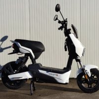 Електрически скутер YC-L в бял цвят, снимка 4 - Мотоциклети и мототехника - 43701379