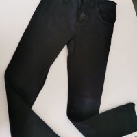 Черен панталон тип дънки 152см, снимка 1 - Детски панталони и дънки - 32788029