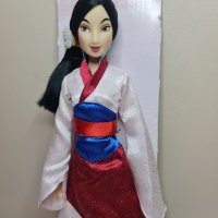 Нова оригинална кукла Мулан - Дисни Стор Disney Store , снимка 12 - Кукли - 24934238