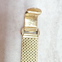 Швейцарски златен дамски часовник., снимка 13 - Бижутерийни комплекти - 34628920