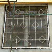 Продавам много добри метални решетки за прозорци, тераса, врата - изгодно, снимка 5 - Дограми - 38761737