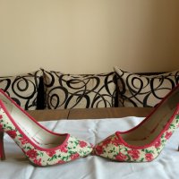 Дамски обувки на цветя с ток New Look, снимка 3 - Дамски обувки на ток - 11694904