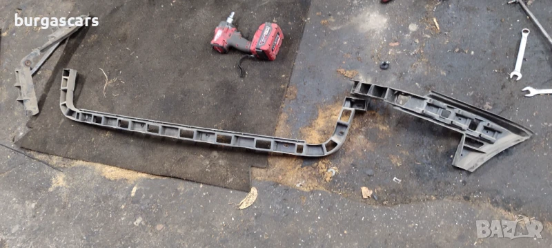 Държач задна броня Vw Touran - 30лв, снимка 1