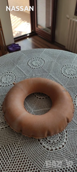 Надуваема антидекубитална възглавница за сядане с отвор, снимка 1