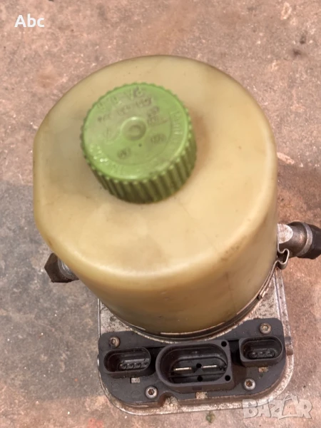 Хидравлична помпа Фолксваген Поло, снимка 1