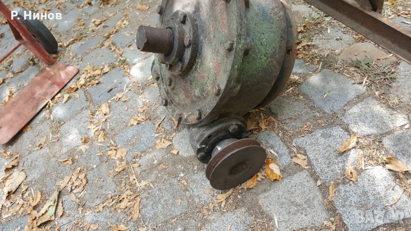 Редуктор 1/100 червячен изходящ вал 48 мм , входящ вал 32 мм в ...