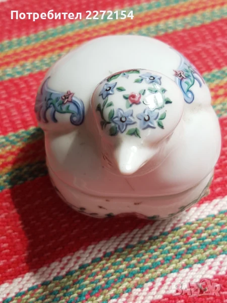 Порцеланова статуетка фигурка кутия за бижута, снимка 1