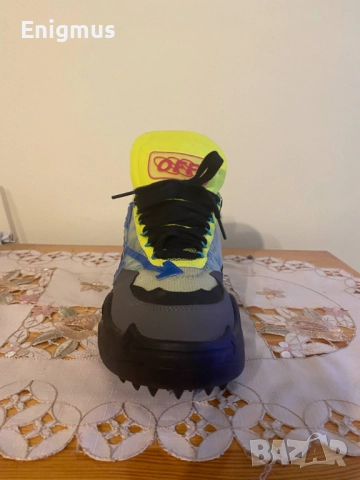Нови маратонки OFF-WHITE 41 номер. Дължина на стелката 26 см, снимка 2 - Маратонки - 51989278