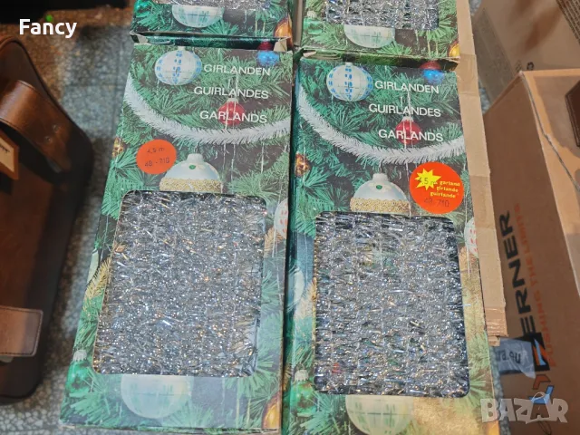 Стари гирлянди в кутии, снимка 3 - Колекции - 48264149