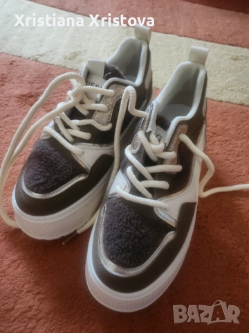 Дамски маратонки Guess, снимка 3 - Маратонки - 52737650