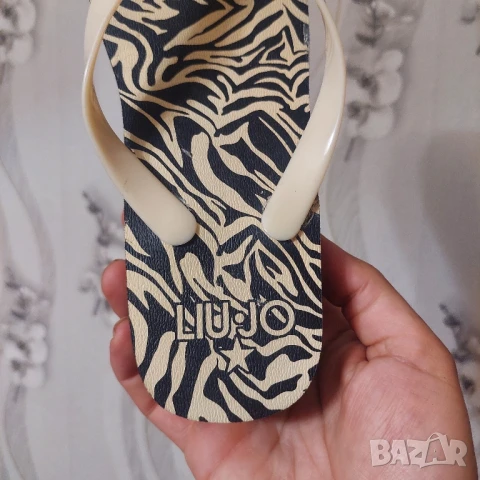 LIU JO Плажни чехли с принт номер 38 ,5, снимка 8 - Чехли - 50704572