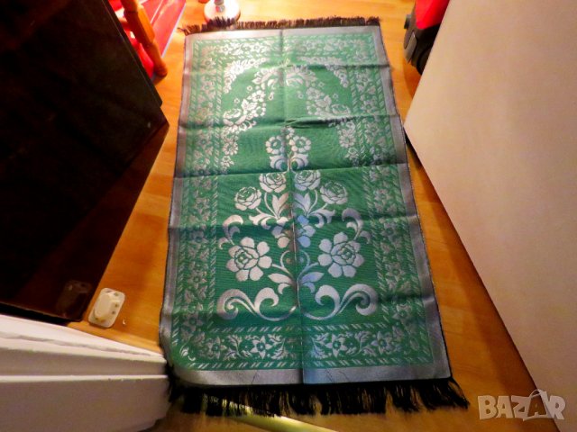 турско молитвено килимче, килимче за молитва за Намаз - зелен фон с блестящи сребърни орнаменти
