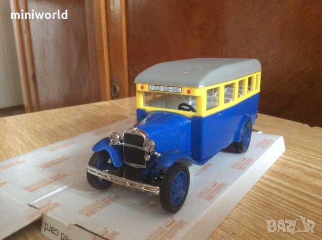 ГАЗ 03-30 Автобус - мащаб 1:43 на Наш Автопром - модела е нов в кутия