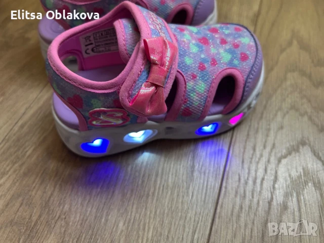 Светещи сандали Skechers, снимка 3 - Детски сандали и чехли - 51026277