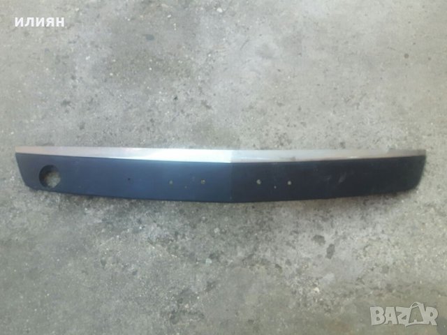 Лайсна за решетка в предна броня Mazda CX 7, снимка 2 - Аксесоари и консумативи - 33102569