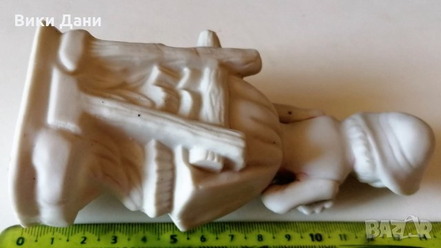 порцелан момиче с букет момче музикант, снимка 6 - Колекции - 33489893