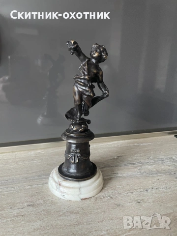 Антикварна бронзова статуетка