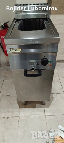 трифазен фритюрник +база 2бр