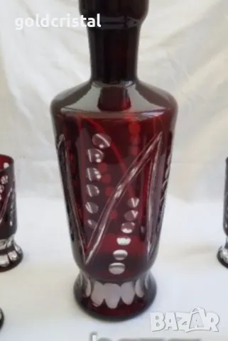 Кристални чаши и гарафа червен цветен кристал , снимка 8 - Антикварни и старинни предмети - 17470314