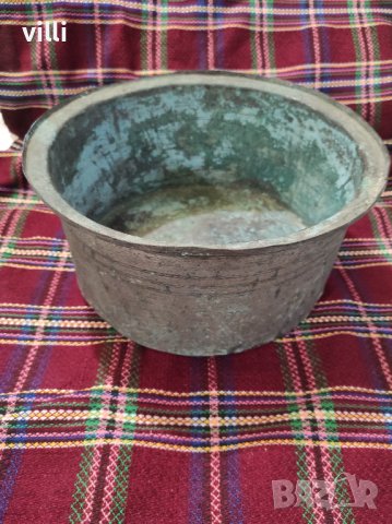 Стар меден съд за готвене