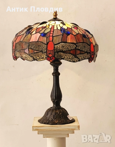 Настолна лампа Tiffany стил с витражен абажур