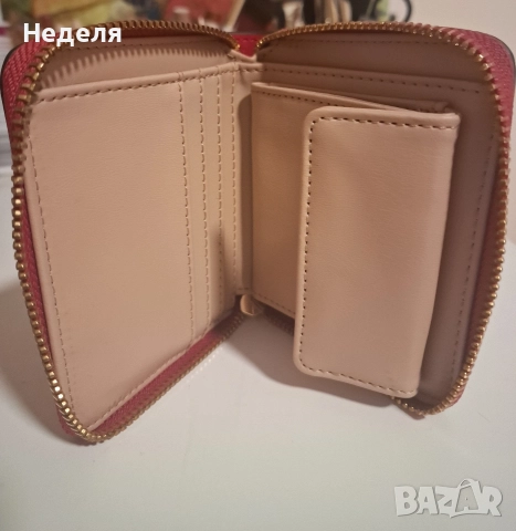 Дамско портмоне Guess , снимка 3 - Портфейли, портмонета - 52979780