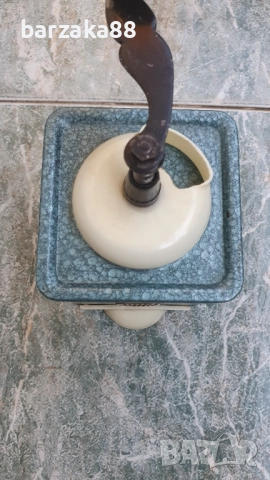 Стара мелничка за кафе Resita, снимка 2 - Колекции - 51904535