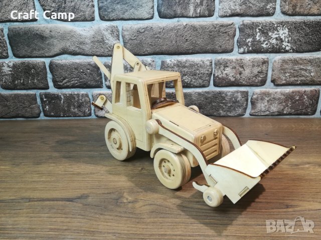 Дървен макет на Багер - Craft Camp, снимка 1 - Коли, камиони, мотори, писти - 43281737