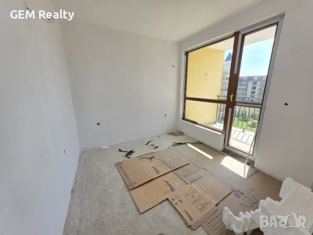 Двустаен без ремонт в хубав комплекс в център Слънчев бряг, снимка 2 - Апартаменти - 53465935