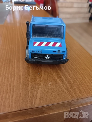 Камионче Мерцедес/Mercedes-Benz  Unimog  1:32 , снимка 2 - Колекции - 52258117